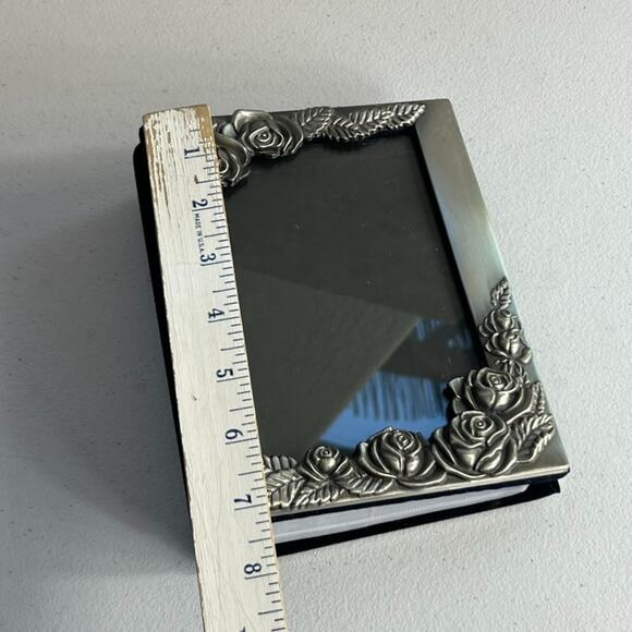 Vintage Royal Limited Silver Rose Photo Album Holds 5x7 Photos - Picture 2 of 16
